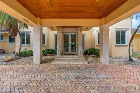Villa ou maison à vendre à Miami Lakes, Floride: 7 chambres, 755.57 m2 № 1975869 - photo 4