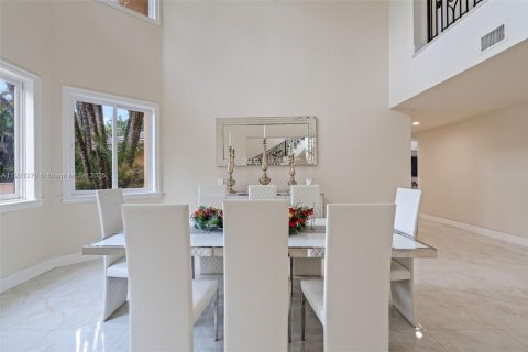 Villa ou maison à vendre à Miami Lakes, Floride: 7 chambres, 755.57 m2 № 1975869 - photo 10