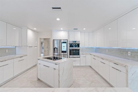 Villa ou maison à vendre à Miami Lakes, Floride: 7 chambres, 755.57 m2 № 1975869 - photo 21