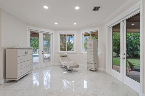 Villa ou maison à vendre à Miami Lakes, Floride: 7 chambres, 755.57 m2 № 1975869 - photo 27
