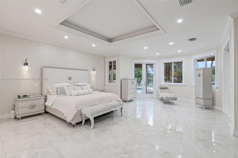 Villa ou maison à vendre à Miami Lakes, Floride: 7 chambres, 755.57 m2 № 1975869 - photo 26