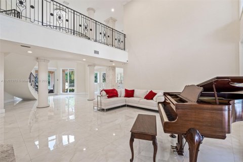 Villa ou maison à vendre à Miami Lakes, Floride: 7 chambres, 755.57 m2 № 1975869 - photo 9