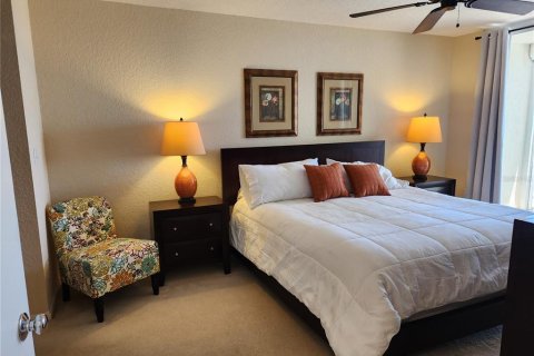 Condo in Saint Petersburg, Florida, 2 bedrooms  № 2205952 - photo 11