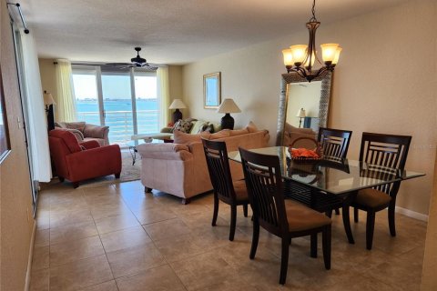 Condo in Saint Petersburg, Florida, 2 bedrooms  № 2205952 - photo 6