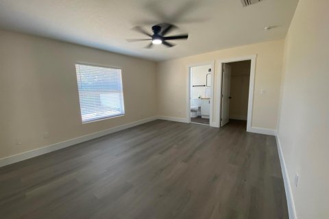 House in Deerfield Beach, Florida 4 bedrooms, 132.85 sq.m. № 2382150 - photo 8