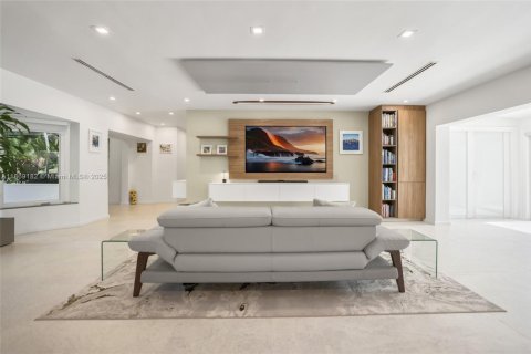Купить виллу или дом в Корал-Гейблс, Флорида 5 спален, 471.48м2, № 1896568 - фото 15