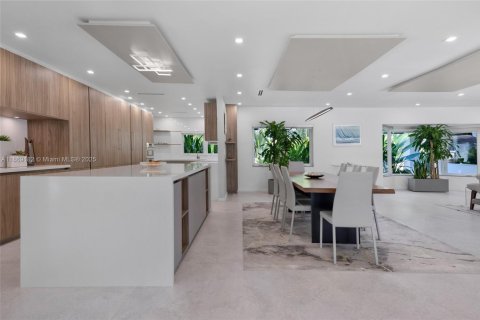 Купить виллу или дом в Корал-Гейблс, Флорида 5 спален, 471.48м2, № 1896568 - фото 9