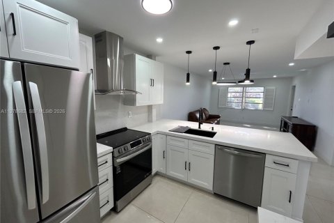Condo in Hollywood, Florida, 1 bedroom  № 2044493 - photo 10