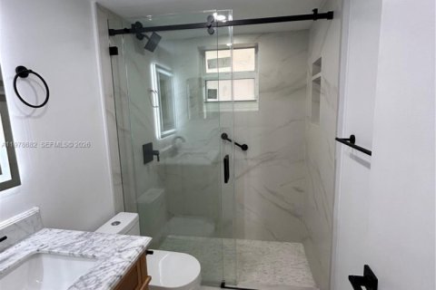 Condo in Hollywood, Florida, 1 bedroom  № 2044493 - photo 25