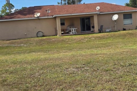 House in Lehigh Acres, Florida 4 bedrooms, 153.29 sq.m. № 1958912 - photo 7