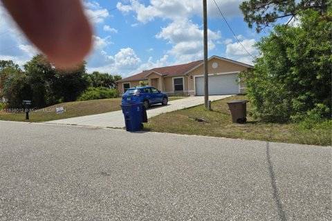 House in Lehigh Acres, Florida 4 bedrooms, 153.29 sq.m. № 1958912 - photo 13