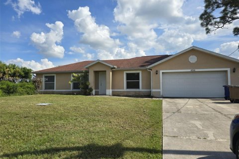 House in Lehigh Acres, Florida 4 bedrooms, 153.29 sq.m. № 1958912 - photo 1