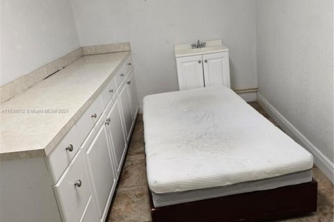 House in Lehigh Acres, Florida 4 bedrooms, 153.29 sq.m. № 1958912 - photo 19