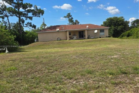 House in Lehigh Acres, Florida 4 bedrooms, 153.29 sq.m. № 1958912 - photo 6