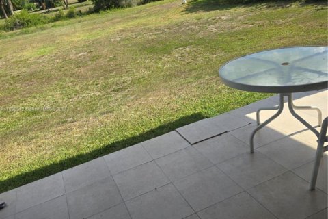 House in Lehigh Acres, Florida 4 bedrooms, 153.29 sq.m. № 1958912 - photo 21