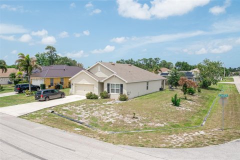 Villa ou maison à vendre à Port St. Lucie, Floride: 4 chambres, 169.73 m2 № 2171916 - photo 4