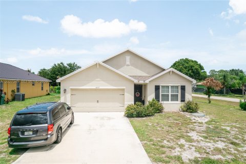 Villa ou maison à vendre à Port St. Lucie, Floride: 4 chambres, 169.73 m2 № 2171916 - photo 3