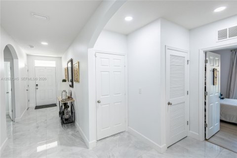 Villa ou maison à vendre à Port St. Lucie, Floride: 4 chambres, 169.73 m2 № 2171916 - photo 25
