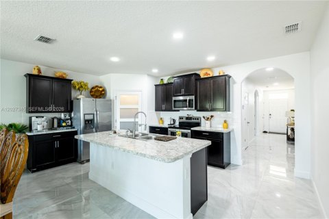 Villa ou maison à vendre à Port St. Lucie, Floride: 4 chambres, 169.73 m2 № 2171916 - photo 16
