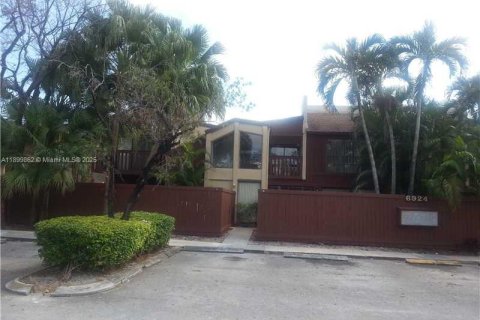 Condo in Miami, Florida, 3 bedrooms  № 1952494 - photo 29