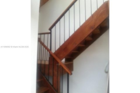 Condo in Miami, Florida, 3 bedrooms  № 1952494 - photo 27