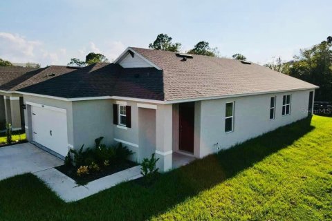 House in Winter Haven, Florida 3 bedrooms, 140.84 sq.m. № 1719657 - photo 2