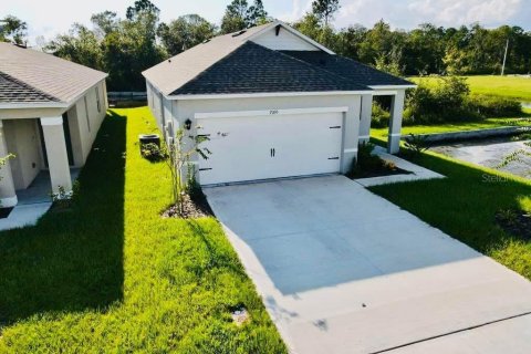 House in Winter Haven, Florida 3 bedrooms, 140.84 sq.m. № 1719657 - photo 1