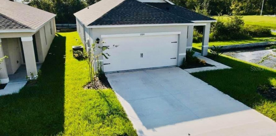 House in Winter Haven, Florida 3 bedrooms, 140.84 sq.m. № 1719657