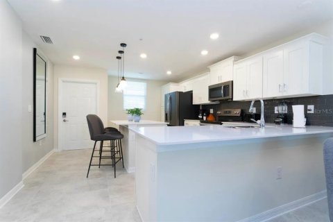 Condo in Kissimmee, Florida, 2 bedrooms in STOREY LAKE  № 1870576 - photo 27