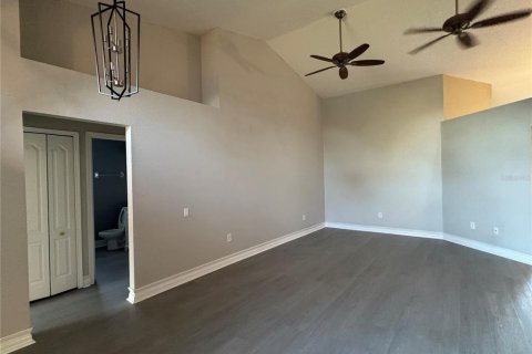 Villa ou maison à louer à Wesley Chapel, Floride: 3 chambres, 151.62 m2 № 2387744 - photo 5