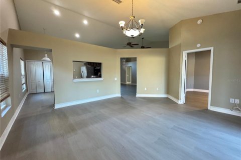 Villa ou maison à louer à Wesley Chapel, Floride: 3 chambres, 151.62 m2 № 2387744 - photo 13