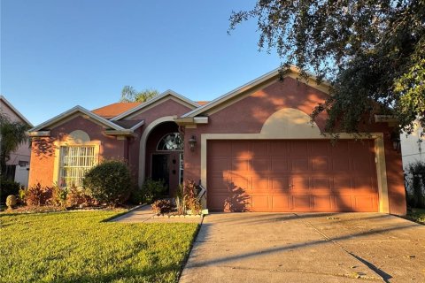 Villa ou maison à louer à Wesley Chapel, Floride: 3 chambres, 151.62 m2 № 2387744 - photo 2