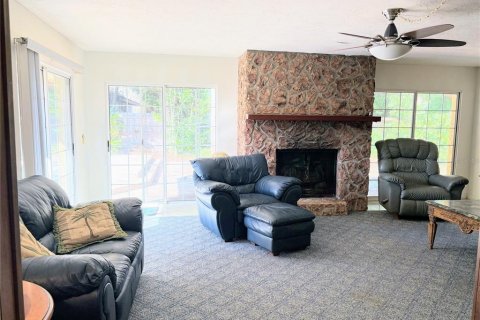 House in Winter Springs, Florida 4 bedrooms, 248.42 sq.m. № 2233561 - photo 7