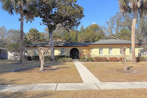 House in Winter Springs, Florida 4 bedrooms, 248.42 sq.m. № 2233561