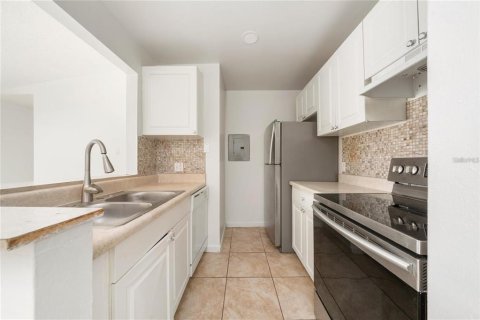 Copropriété à louer à Kissimmee, Floride: 2 chambres, 84.54 m2 № 2386522 - photo 6
