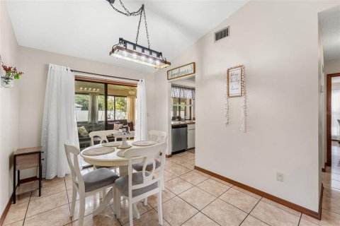 Casa en venta en Deltona, Florida, 2 dormitorios, 116.5 m2 № 2386389 - foto 9