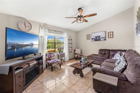 Casa en venta en Deltona, Florida, 2 dormitorios, 116.5 m2 № 2386389 - foto 3
