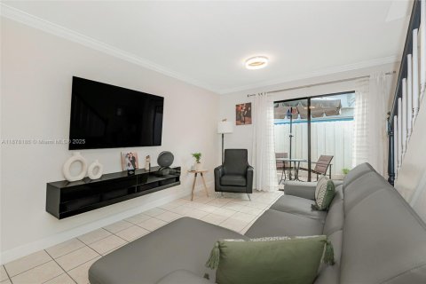 Купить кондоминиум в Майами, Флорида 3 спальни, 88.81м2, № 1923244 - фото 4