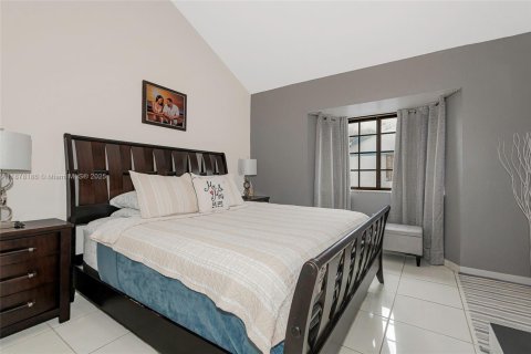 Купить кондоминиум в Майами, Флорида 3 спальни, 88.81м2, № 1923244 - фото 12