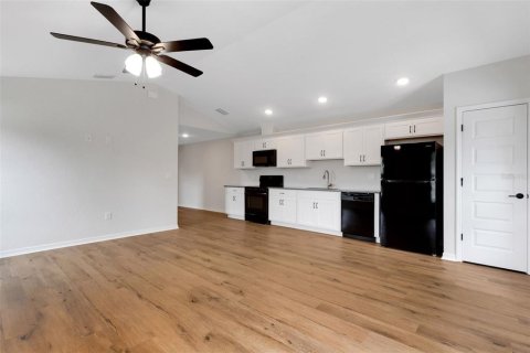 Commercial property in Lakeland, Florida 4 bedrooms, 96.99 sq.m. № 1901024 - photo 4
