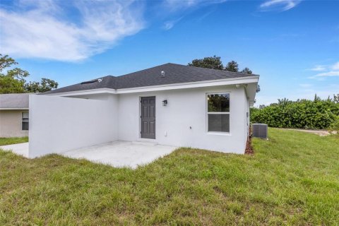 Commercial property in Lakeland, Florida 4 bedrooms, 96.99 sq.m. № 1901024 - photo 25
