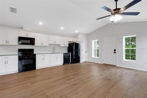 Commercial property in Lakeland, Florida 4 bedrooms, 96.99 sq.m. № 1901024 - photo 5