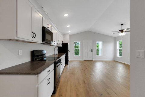Commercial property in Lakeland, Florida 4 bedrooms, 96.99 sq.m. № 1901024 - photo 9