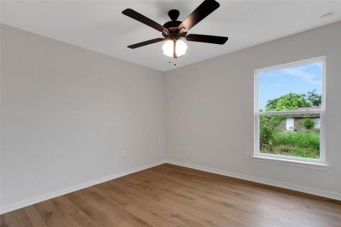 Commercial property in Lakeland, Florida 4 bedrooms, 96.99 sq.m. № 1901024 - photo 12