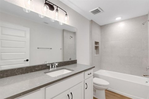 Commercial property in Lakeland, Florida 4 bedrooms, 96.99 sq.m. № 1901024 - photo 17