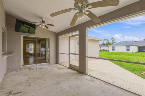 House in North Port, Florida 3 bedrooms, 181.35 sq.m. № 2226408 - photo 25