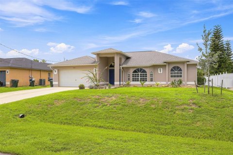 House in North Port, Florida 3 bedrooms, 181.35 sq.m. № 2226408 - photo 29