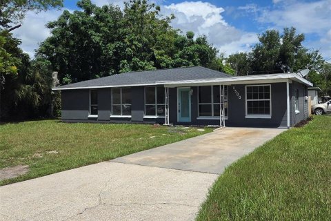 Villa ou maison à Leesburg, Floride 4 chambres, 118.36 m2 № 2317325