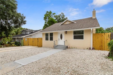 Casa en venta en Tampa, Florida, 4 dormitorios, 122.91 m2 № 1256993 - foto 2