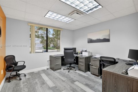Commercial property in Sunrise, Florida № 2009093 - photo 7